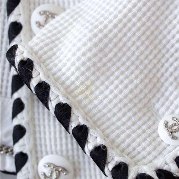 Chanel Cruise 2021 White Black Tweed CC Braided 21C Jacket - Picture 16 of 16
